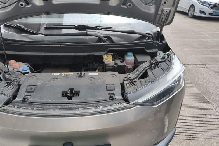 Used Hycan Z03 2022 510 km Range Trendy Cool Version 135 kW 64.23 kWh Engine Bay Left