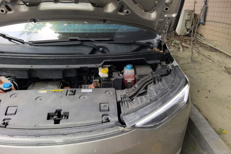 Used Hycan Z03 2022 510 km Range Chaozhi Version 135 kW 63.98 kWh Engine Bay Left
