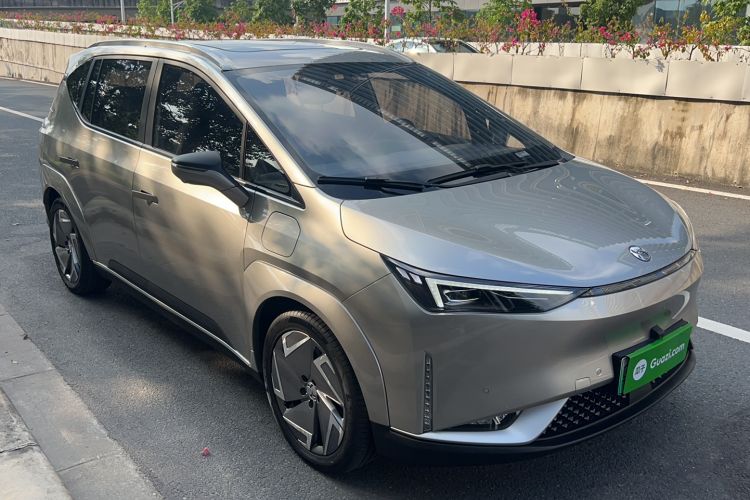 Used Hycan Z03 2022 620 km Range Trendy Cool Version 160 kW 76.8 kWh Front Right 45 Deg
