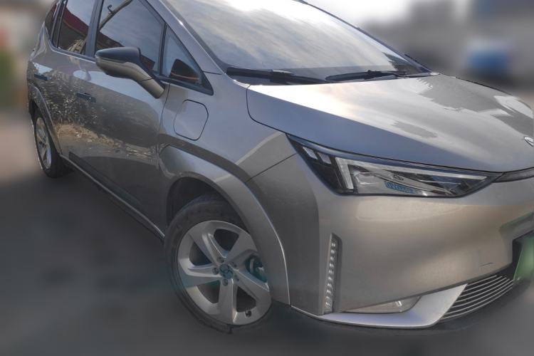 Used Hycan Z03 2022 510 km Range Trendy Cool Version 135 kW 63.98 kWh Front Right 45 Deg