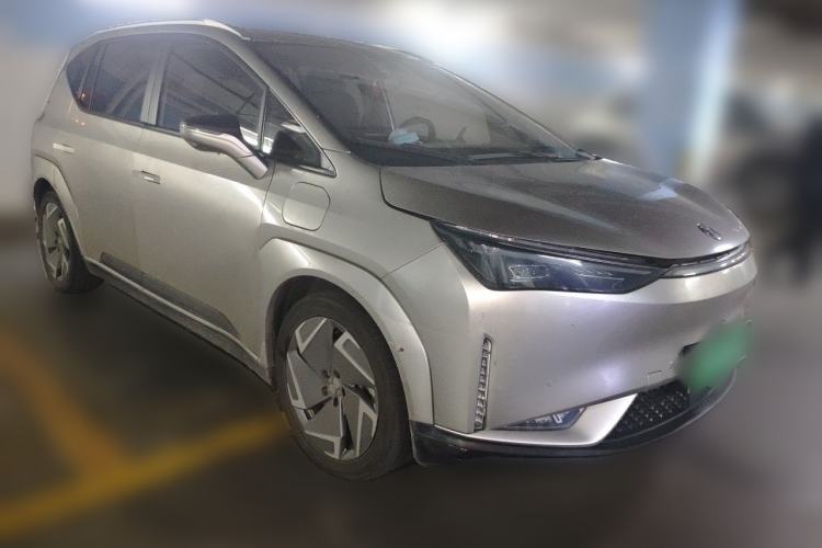 Used Hycan Z03 2022 620 km Range Trendy Cool Version 160 kW 76.8 kWh Front Right 45 Deg