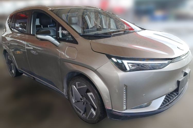 Used Hycan Z03 2022 510 km Range Trendy Cool Version 160 kW 61.13 kWh Front Right 45 Deg