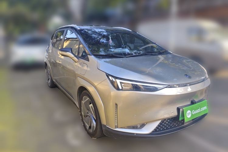 Used Hycan Z03 2022 510 km Range Trendy Cool Version 135 kW 64.23 kWh Front Right 45 Deg