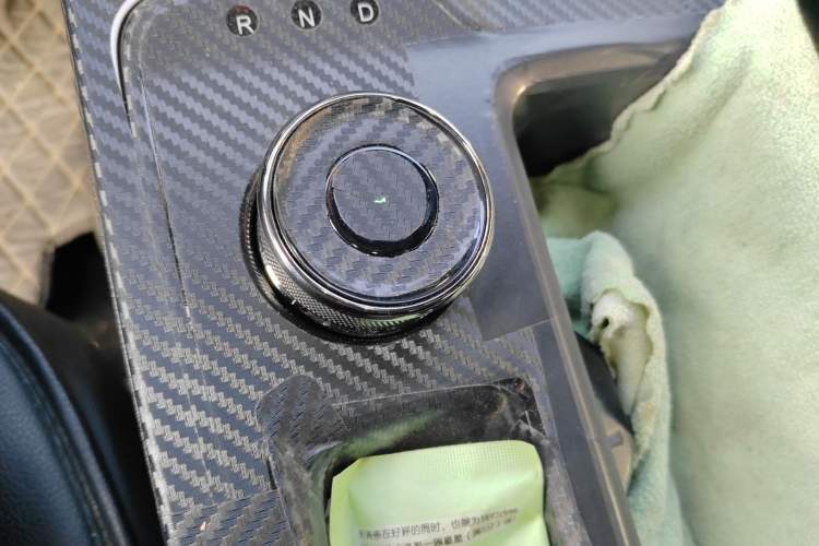Used Hycan Z03 2022 510 km Range Trendy Cool Version 135 kW 63.98 kWh Gear Lever
