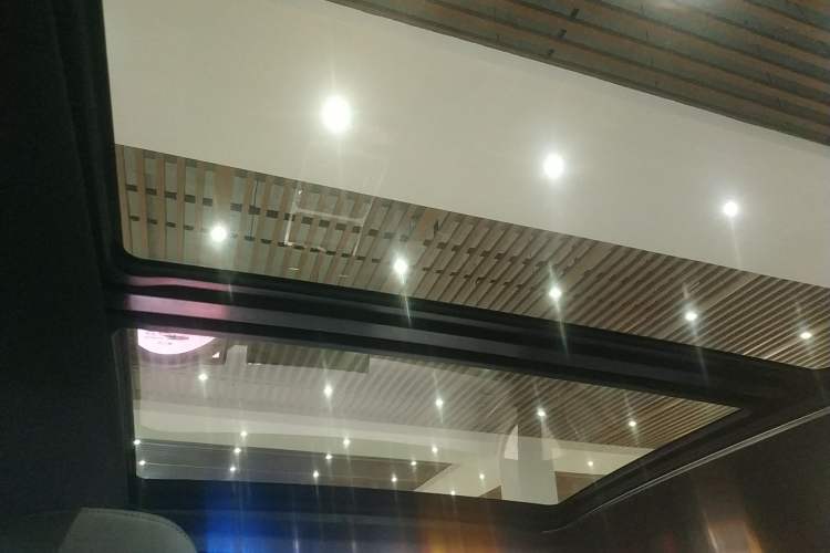Used Hycan Z03 2022 620 km Range Trendy Cool Version 160 kW 76.8 kWh Headliner