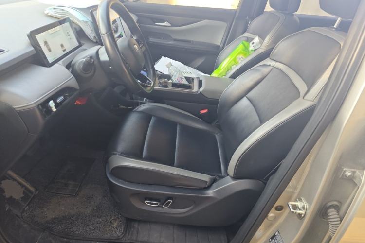 Used Hycan Z03 2022 510 km Range Trendy Cool Version 135 kW 64.23 kWh Left Front Seat