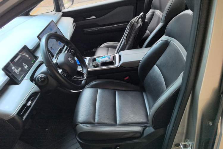 Used Hycan Z03 2022 510 km Range Chaozhi Version 135 kW 63.98 kWh Left Front Seat