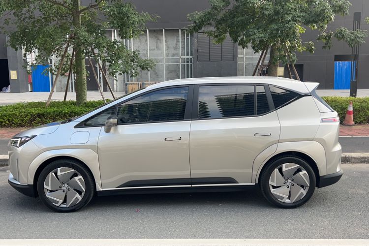 Used Hycan Z03 2022 620 km Range Trendy Cool Version 160 kW 76.8 kWh Left Side