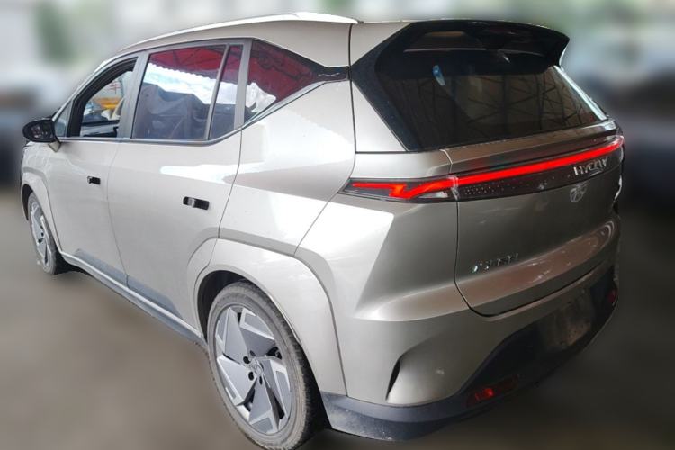 Used Hycan Z03 2022 510 km Range Trendy Cool Version 160 kW 61.13 kWh Rear Left 45 Deg