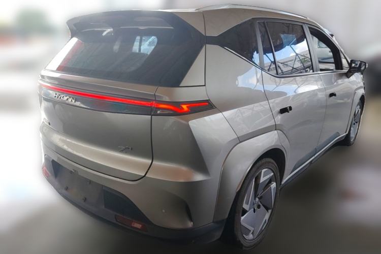 Used Hycan Z03 2022 510 km Range Trendy Cool Version 160 kW 61.13 kWh Rear Right 45 Deg