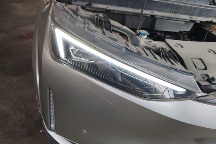 Used Hycan Z03 2022 510 km Range Trendy Cool Version 160 kW 61.13 kWh Right Front Headlight