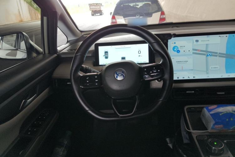 Used Hycan Z03 2022 510 km Range Trendy Cool Version 135 kW 63.98 kWh Steering Wheel
