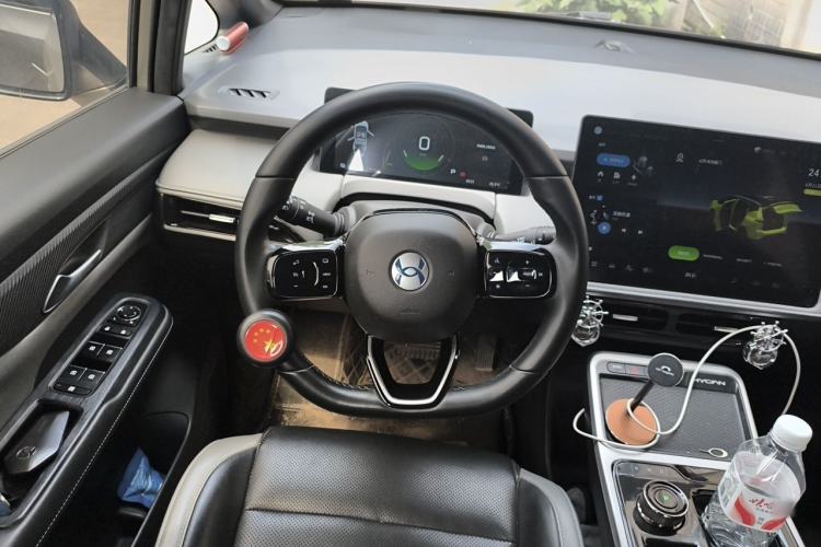 Used Hycan Z03 2022 510 km Range Trendy Cool Version 135 kW 64.23 kWh Steering Wheel