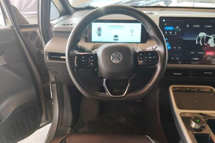 Used Hycan Z03 2022 510 km Range Trendy Cool Version 160 kW 61.13 kWh Steering Wheel