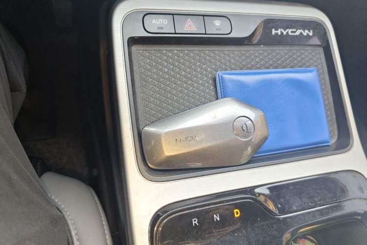 Used Hycan Z03 2022 510 km Range Trendy Cool Version 135 kW 64.23 kWh Vehicle Key