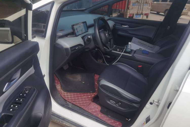 Used Hycan Z03 2022 620 km Range Trendy Cool Version 160 kW 76.8 kWh Driver Seat