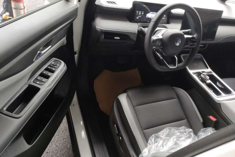 Used Hycan Z03 2022 510 km Range Trendy Cool Version 160 kW 61.13 kWh Driver Seat