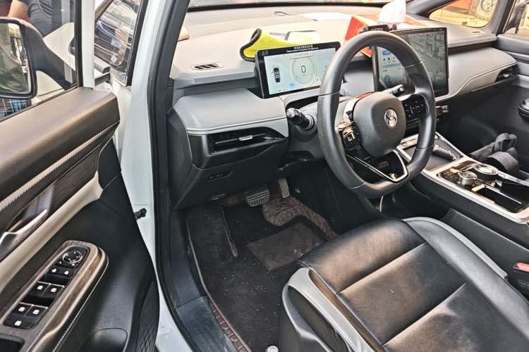 Used Hycan Z03 2022 430 km Range Trend Edition 135 kW 55.5 kWh Driver Seat