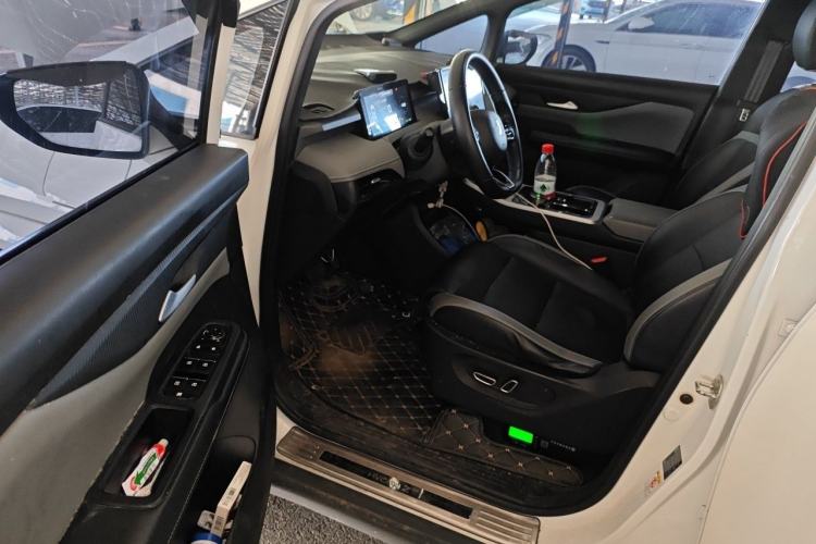 Used Hycan Z03 2022 620 km Range Trendy Cool Version 160 kW 76.8 kWh Driver Seat
