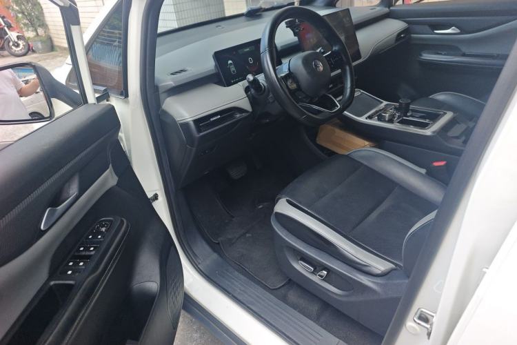 Used Hycan Z03 2022 620 km Range Trendy Cool Version 160 kW 76.8 kWh Driver Seat