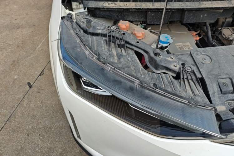 Used Hycan Z03 2022 430 km Range Trend Edition 135 kW 55.5 kWh Engine Bay Right