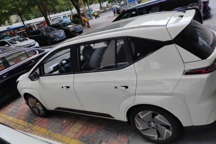 Used Hycan Z03 2022 510 km Range Trendy Cool Version 160 kW 61.13 kWh Exterior 3