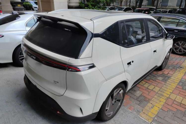 Used Hycan Z03 2022 510 km Range Trendy Cool Version 160 kW 61.13 kWh Exterior 4