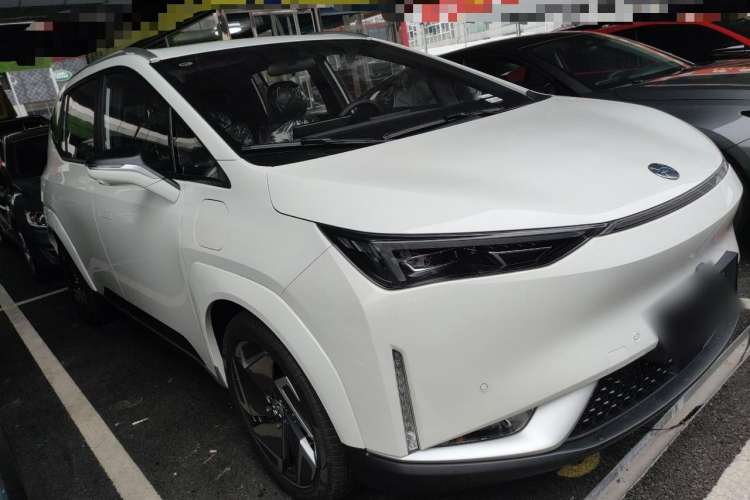 Used Hycan Z03 2022 510 km Range Trendy Cool Version 160 kW 61.13 kWh Front Right 45 Deg