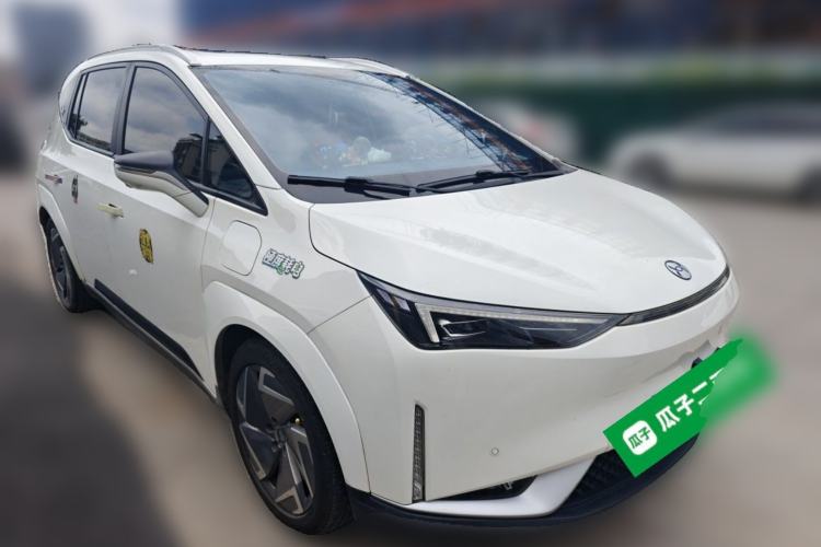 Used Hycan Z03 2022 620 km Range Trendy Cool Version 160 kW 76.8 kWh Front Right 45 Deg