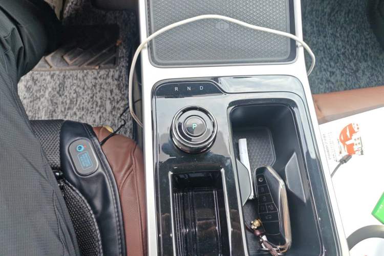 Used Hycan Z03 2022 430 km Range Trend Edition 135 kW 55.5 kWh Gear Lever