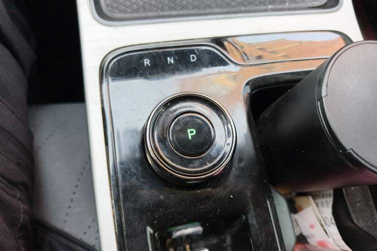 Used Hycan Z03 2022 510 km Range Trend Edition 135 kW 63.98 kWh Gear Lever