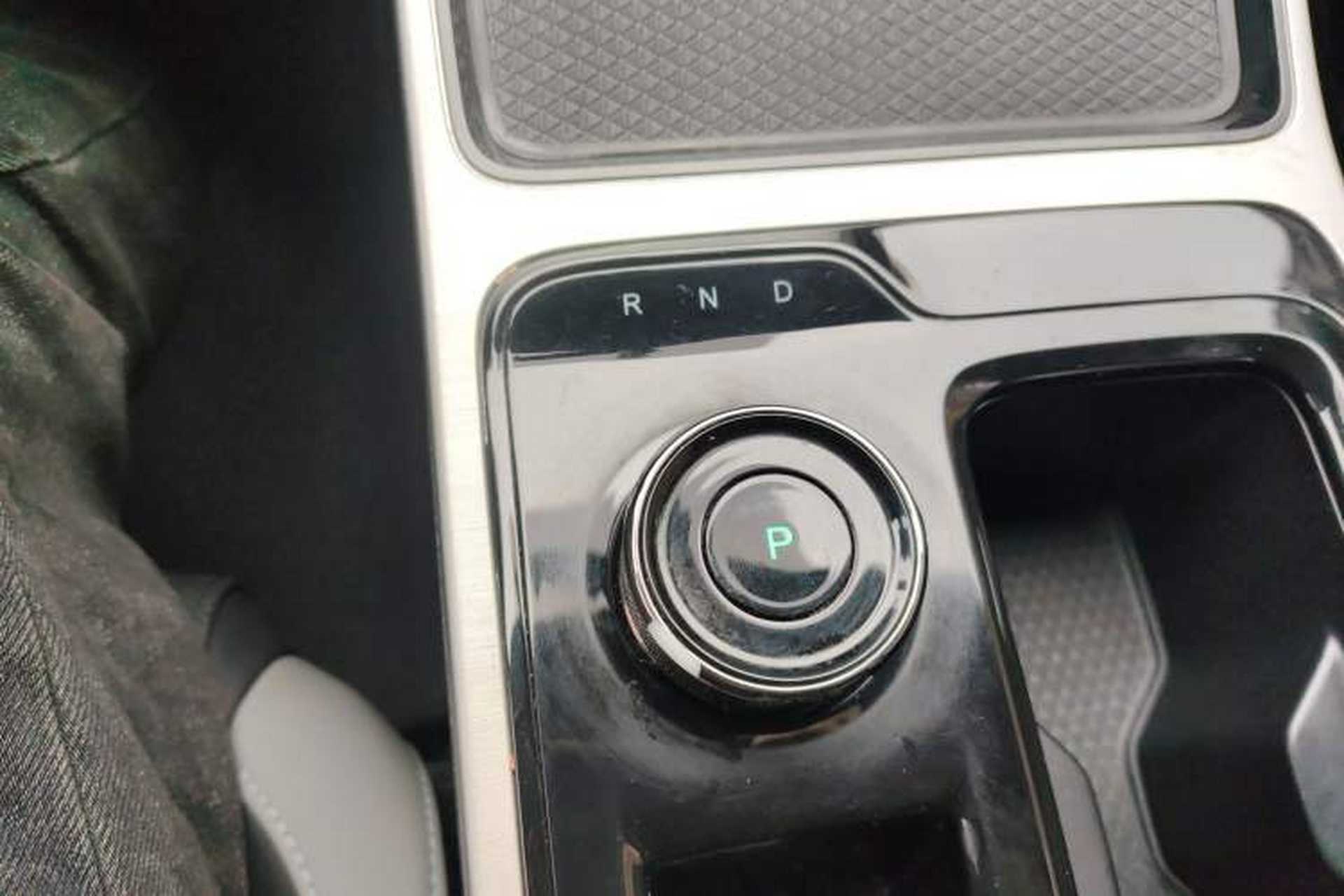 Used Hycan Z03 2022 430 km Range Trend Edition 135 kW 55.5 kWh Gear Lever