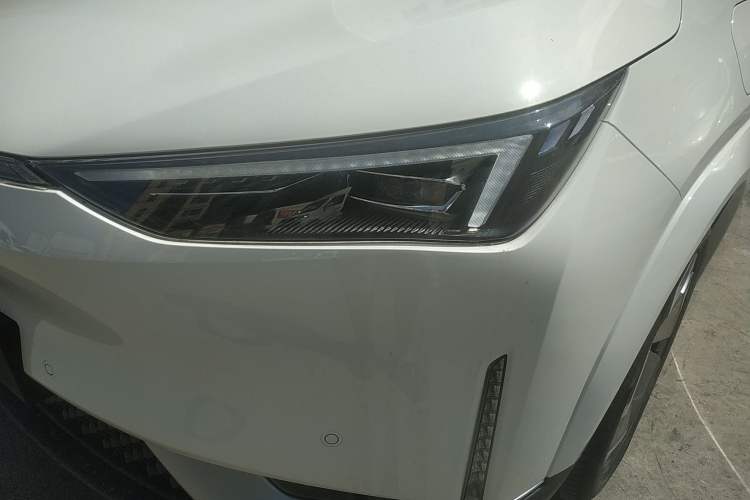Used Hycan Z03 2022 510 km Range Trendy Cool Version 160 kW 61.13 kWh Left Front Headlight