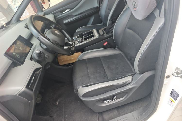 Used Hycan Z03 2022 620 km Range Trendy Cool Version 160 kW 76.8 kWh Left Front Seat