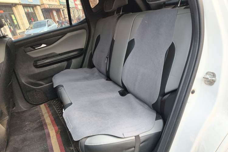 Used Hycan Z03 2022 510 km Range Trend Edition 135 kW 63.98 kWh Left Rear Seat