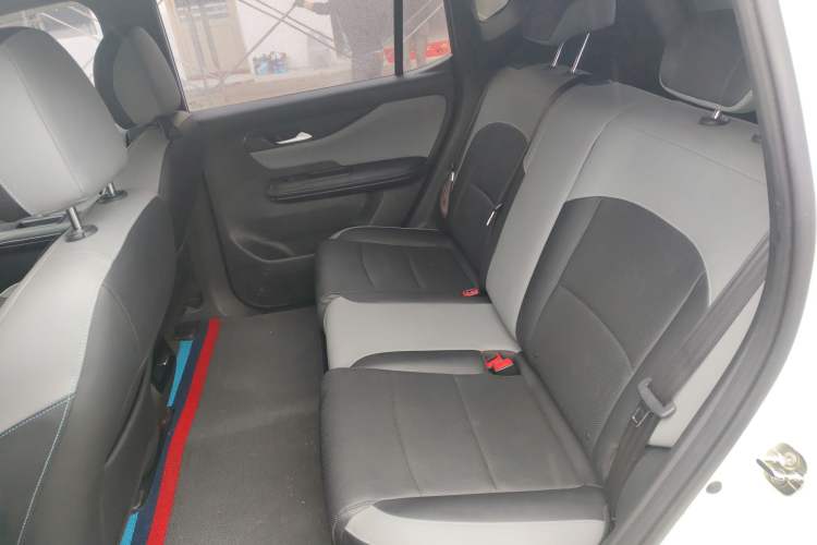 Used Hycan Z03 2022 430 km Range Trend Edition 135 kW 55.5 kWh Left Rear Seat