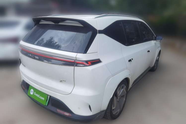 Used Hycan Z03 2022 620 km Range Trendy Cool Version 160 kW 76.8 kWh Rear Right 45 Deg