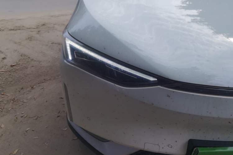 Used Hycan Z03 2022 620 km Range Trendy Cool Version 160 kW 76.8 kWh Right Front Headlight