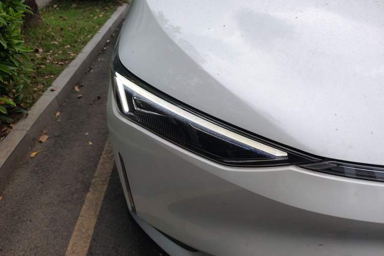 Used Hycan Z03 2022 510 km Range Trend Edition 135 kW 64.23 kWh Right Front Headlight