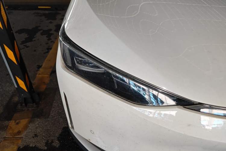 Used Hycan Z03 2022 620 km Range Trendy Cool Version 160 kW 76.8 kWh Right Front Headlight
