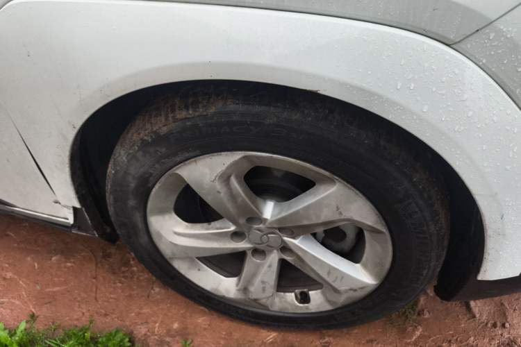 Used Hycan Z03 2022 510 km Range Trend Edition 135 kW 64.23 kWh Right Front Wheel Hub
