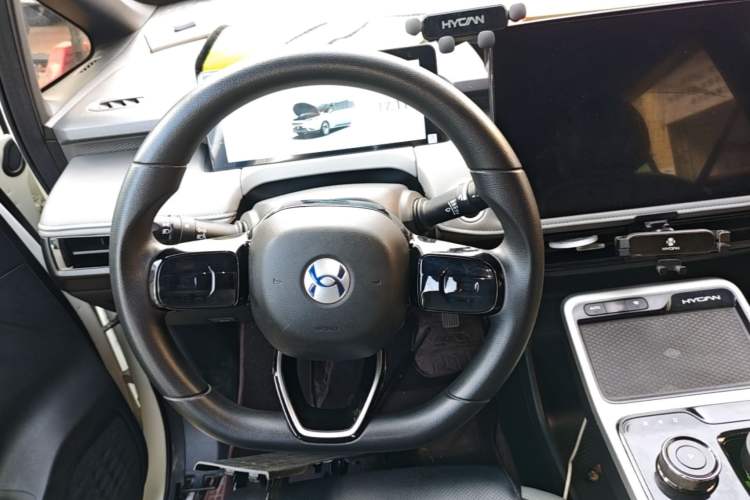 Used Hycan Z03 2022 430 km Range Trend Edition 135 kW 55.5 kWh Steering Wheel