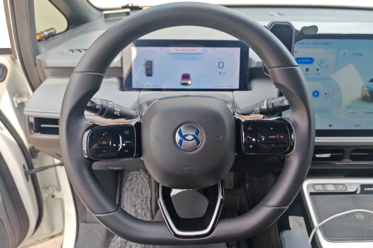 Used Hycan Z03 2022 430 km Range Trend Edition 135 kW 55.5 kWh Steering Wheel