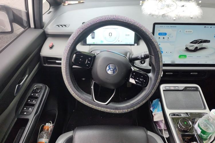Used Hycan Z03 2022 510 km Range Trend Edition 135 kW 64.23 kWh Steering Wheel