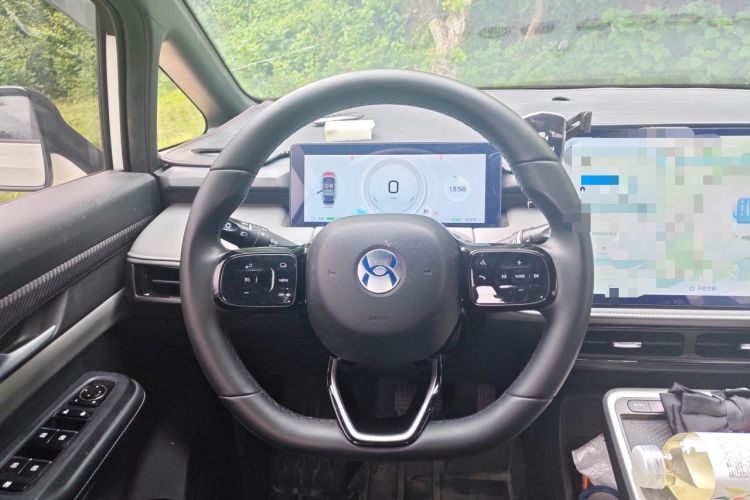 Used Hycan Z03 2022 620 km Range Trendy Cool Version 160 kW 76.8 kWh Steering Wheel