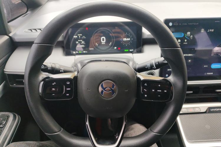 Used Hycan Z03 2022 430 km Range Trend Edition 135 kW 55.5 kWh Steering Wheel