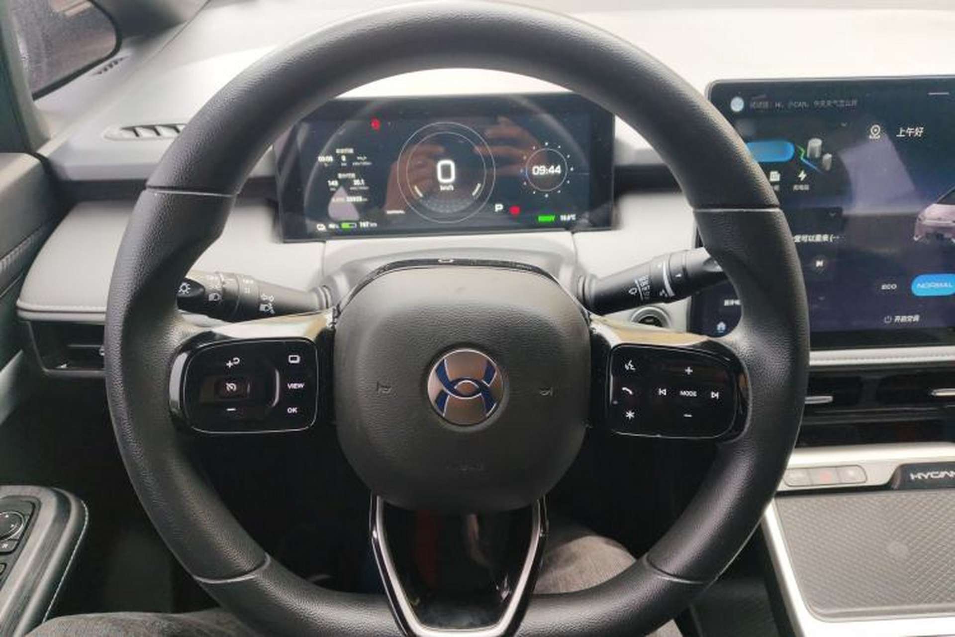 Used Hycan Z03 2022 430 km Range Trend Edition 135 kW 55.5 kWh Steering Wheel