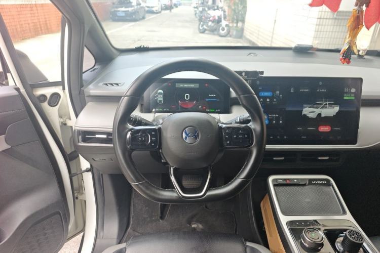 Used Hycan Z03 2022 620 km Range Trendy Cool Version 160 kW 76.8 kWh Steering Wheel
