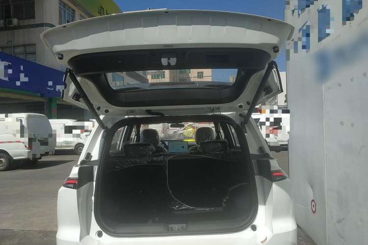 Used Hycan Z03 2022 510 km Range Trendy Cool Version 160 kW 61.13 kWh Trunk