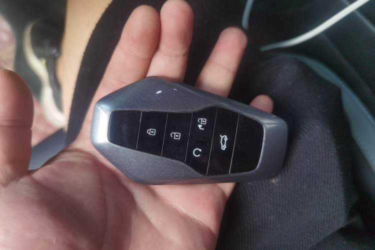 Used Hycan Z03 2022 620 km Range Trendy Cool Version 160 kW 76.8 kWh Vehicle Key